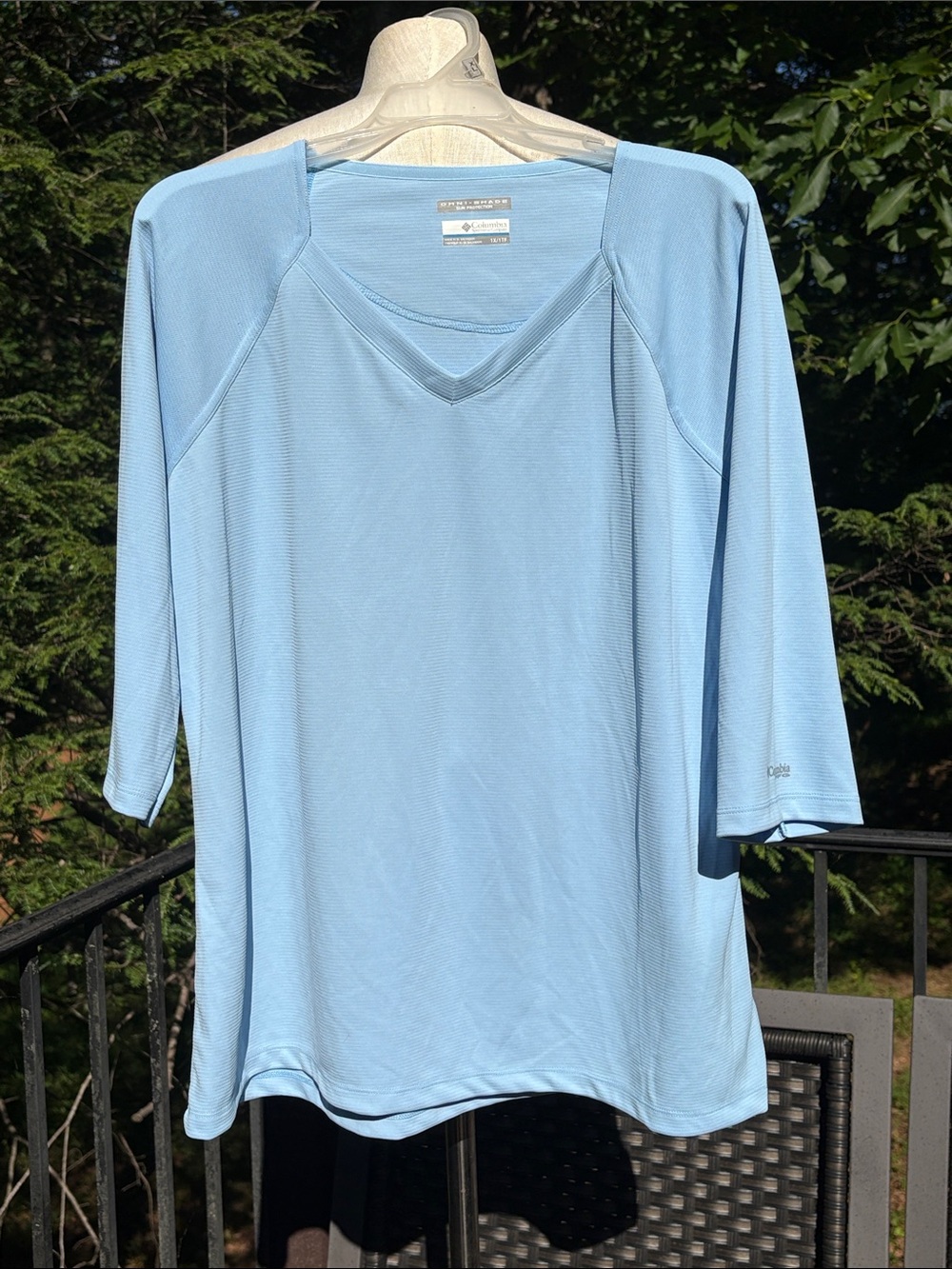 Columbia Performance Fishing Gear Light Blue V-Neck Top 3/4 length sleeves sz 1x